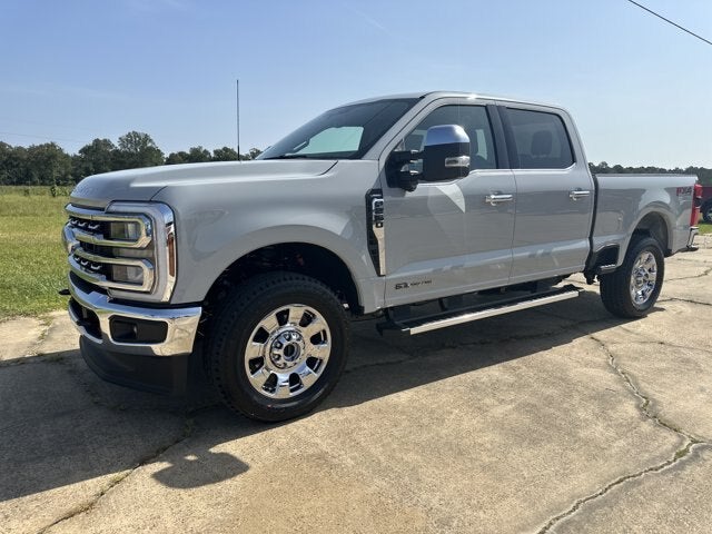 2026 Ford Super Duty F-250 Lariat in Avalanche — front three-quarter view